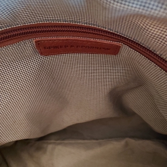 Spikes & Sparrow Whiskey Leather Crossbody Bag :Zip Closure: Snap Pocket Storage - Picture 13 of 16